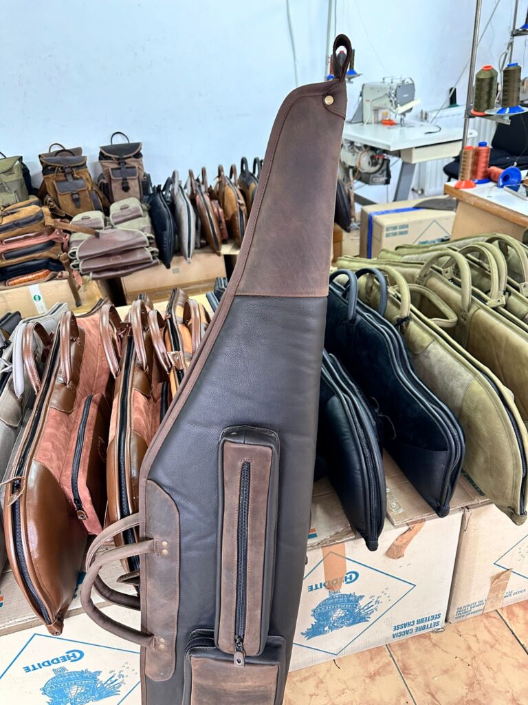 Kožené puzdro na poľovnícku zbraň – tmavohnedá | Cedar Ridge Collection