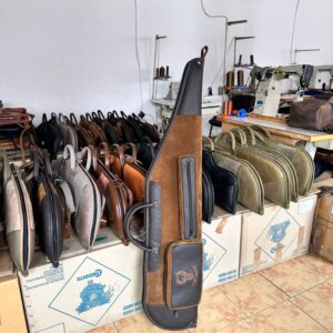 Kožené puzdro na poľovnícku zbraň – tmavohnedá a pieskovohnedá | Cedar Ridge Collection