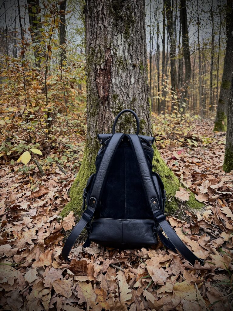Kožený batoh – farba čierna – 35L | Whitetail Woods