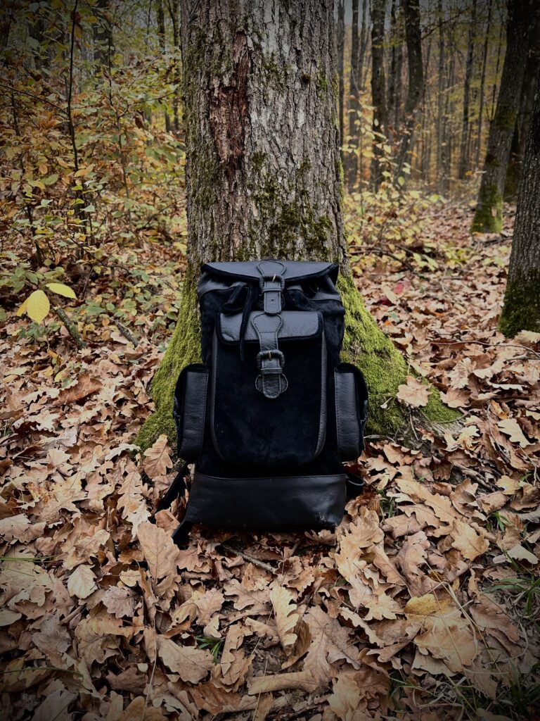 Kožený batoh – farba čierna – 35L | Whitetail Woods