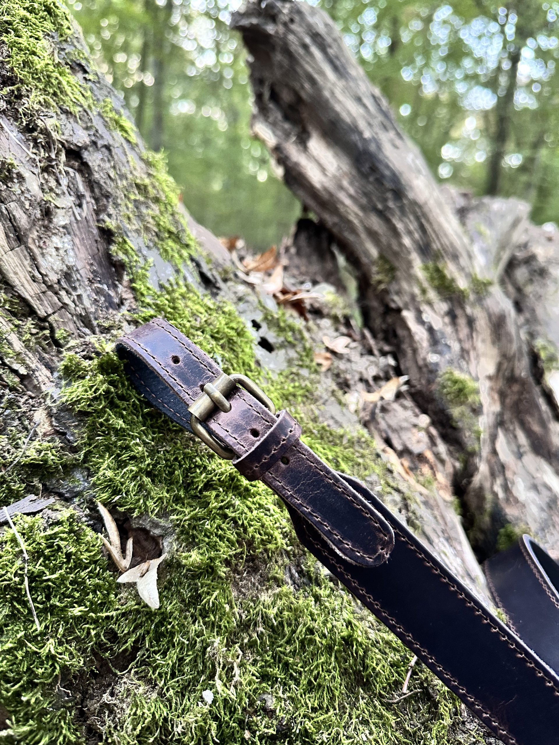 Kožený remeň na poľovnícku zbraň – Lisa – hnedá | Timber Grove