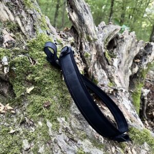 Kožený remeň na poľovnícku zbraň – BLS +opierka na palec – čierna | Timber Grove