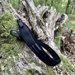 Kožený remeň na poľovnícku zbraň – Luxory Wide +3 pútka na náboje – čierna