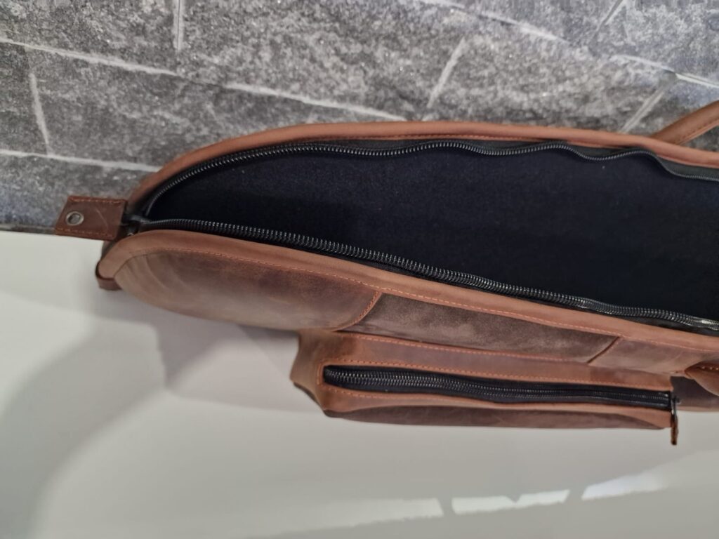 Kožené puzdro na poľovnícku zbraň – lieskovohnedá | Highland Hide Series – Obrázok 7